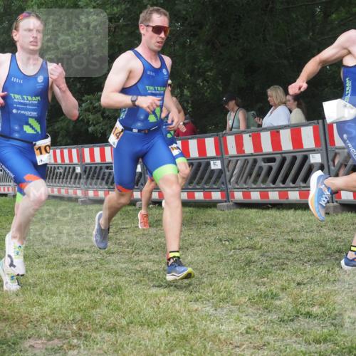 21.06.2025 - 27. Vierlanden-Triathlon KatJ http://msf.ph/oto/8006065 15.06.2025 12:59:14 Ziel 994, 1014, 1015, 1016, 1018, 1027 meine-sportfotos.de