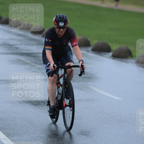 21.06.2025 - 27. Vierlanden-Triathlon H.Heesch http://msf.ph/oto/8006071 15.06.2025 14:06:11 Radfahren 1241 meine-sportfotos.de