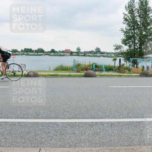 21.06.2025 - 27. Vierlanden-Triathlon H.Heesch http://msf.ph/oto/8006084 15.06.2025 13:10:50 Radfahren 1195 meine-sportfotos.de