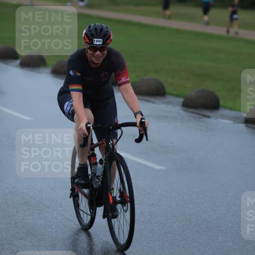 21.06.2025 - 27. Vierlanden-Triathlon H.Heesch http://msf.ph/oto/8006097 15.06.2025 14:06:12 Radfahren 1241 meine-sportfotos.de
