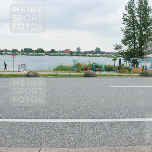 21.06.2025 - 27. Vierlanden-Triathlon H.Heesch http://msf.ph/oto/8006103 15.06.2025 13:10:50 Radfahren 1195 meine-sportfotos.de
