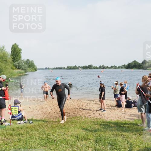 21.06.2025 - 27. Vierlanden-Triathlon MichiJ http://msf.ph/oto/8006107 15.06.2026 10:07:21 Schwimmen 374, 383, 414, 431, 459 meine-sportfotos.de
