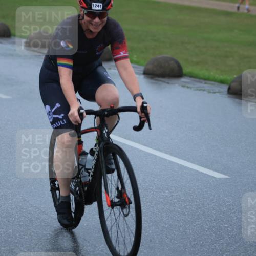 21.06.2025 - 27. Vierlanden-Triathlon H.Heesch http://msf.ph/oto/8006115 15.06.2025 14:06:12 Radfahren 1241 meine-sportfotos.de