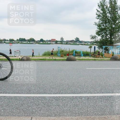 21.06.2025 - 27. Vierlanden-Triathlon H.Heesch http://msf.ph/oto/8006125 15.06.2025 13:11:00 Radfahren 937 meine-sportfotos.de