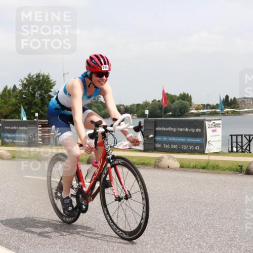 21.06.2025 - 27. Vierlanden-Triathlon H.Heesch http://msf.ph/oto/8006137 15.06.2025 12:05:04 Radfahren 673, 915 meine-sportfotos.de