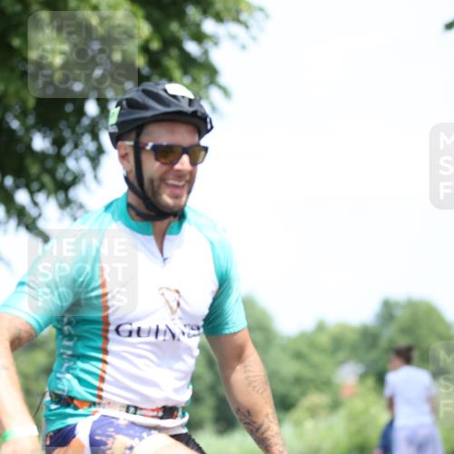 15.06.2025 - 7 Türme Triathlon Yannick Fuchs http://msf.ph/oto/8006143 15.06.2025 12:38:42 Radfahren 555, 593 meine-sportfotos.de