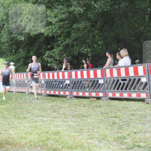 21.06.2025 - 27. Vierlanden-Triathlon KatJ http://msf.ph/oto/8006167 15.06.2025 12:59:24 Ziel 851, 1024, 1025, 1026, 1027 meine-sportfotos.de