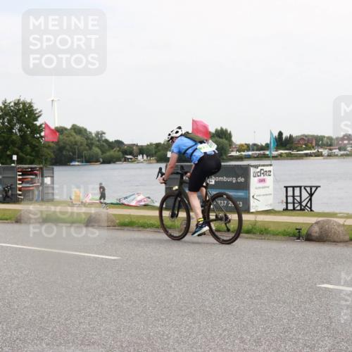 21.06.2025 - 27. Vierlanden-Triathlon H.Heesch http://msf.ph/oto/8006176 15.06.2025 11:56:56 Radfahren 209 meine-sportfotos.de