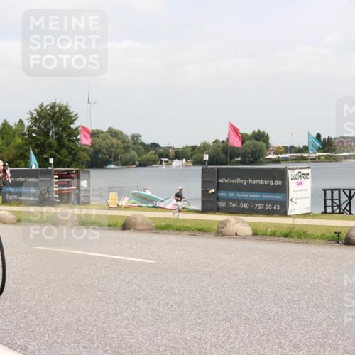 21.06.2025 - 27. Vierlanden-Triathlon H.Heesch http://msf.ph/oto/8006212 15.06.2025 12:05:38 Radfahren 891, 940, 991, 993 meine-sportfotos.de