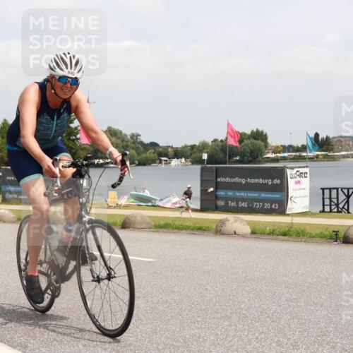 21.06.2025 - 27. Vierlanden-Triathlon H.Heesch http://msf.ph/oto/8006216 15.06.2025 12:05:38 Radfahren 891, 940, 991, 993 meine-sportfotos.de