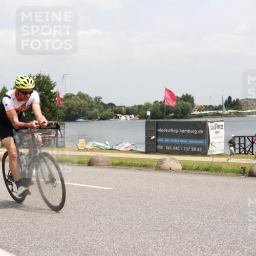 21.06.2025 - 27. Vierlanden-Triathlon H.Heesch http://msf.ph/oto/8006220 15.06.2025 12:05:41 Radfahren 251, 891, 940 meine-sportfotos.de
