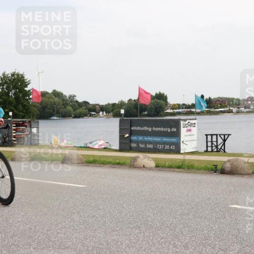 21.06.2025 - 27. Vierlanden-Triathlon H.Heesch http://msf.ph/oto/8006232 15.06.2025 11:57:32 Radfahren 673, 693, 964 meine-sportfotos.de