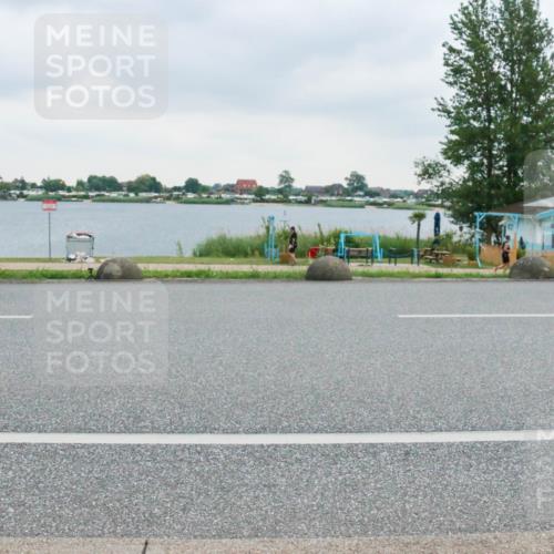 21.06.2025 - 27. Vierlanden-Triathlon H.Heesch http://msf.ph/oto/8006241 15.06.2025 13:11:31 Radfahren 1170, 1171 meine-sportfotos.de
