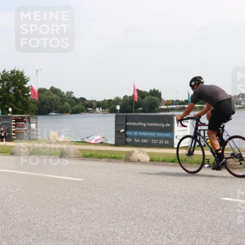 21.06.2025 - 27. Vierlanden-Triathlon H.Heesch http://msf.ph/oto/8006242 15.06.2025 11:57:39 Radfahren 655, 792, 798, 858 meine-sportfotos.de