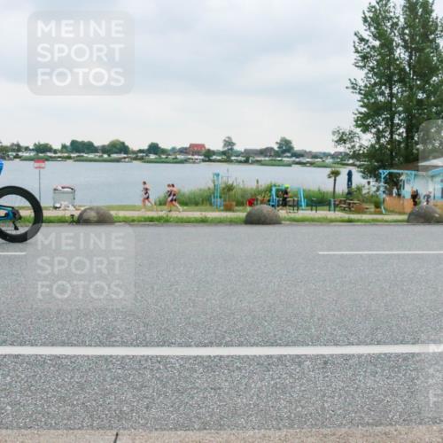 21.06.2025 - 27. Vierlanden-Triathlon H.Heesch http://msf.ph/oto/8006260 15.06.2025 13:12:12 Radfahren 1169, 1190 meine-sportfotos.de