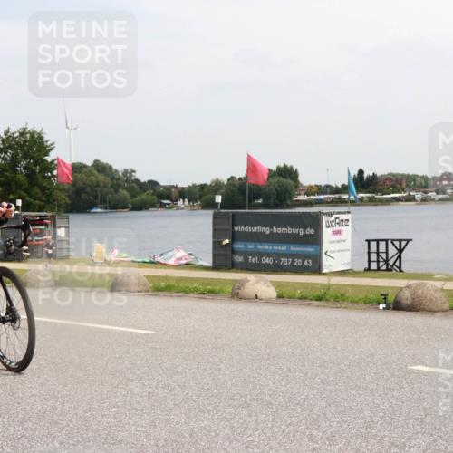 21.06.2025 - 27. Vierlanden-Triathlon H.Heesch http://msf.ph/oto/8006263 15.06.2025 11:57:40 Radfahren 655, 792, 798, 858, 958 meine-sportfotos.de