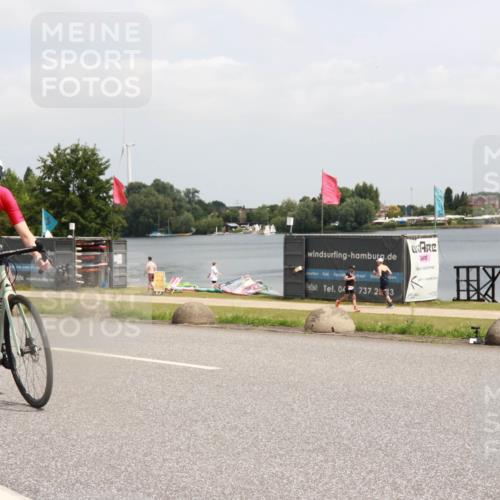 21.06.2025 - 27. Vierlanden-Triathlon H.Heesch http://msf.ph/oto/8006269 15.06.2025 12:06:13 Radfahren 205, 676 meine-sportfotos.de