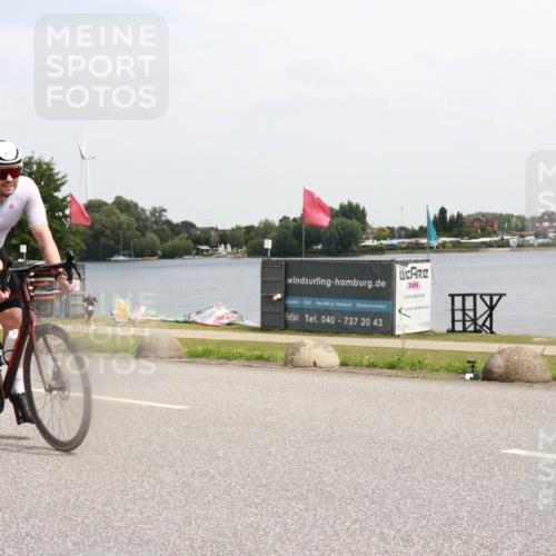 21.06.2025 - 27. Vierlanden-Triathlon H.Heesch http://msf.ph/oto/8006270 15.06.2025 11:57:41 Radfahren 655, 792, 798, 858, 954, 958 meine-sportfotos.de