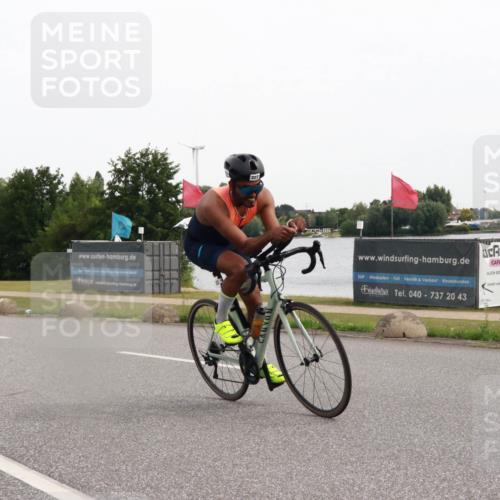 15.06.2025 - 27. Vierlanden-Triathlon H.Heesch http://msf.ph/oto/8006276 15.06.2025 10:38:11 Radfahren 286, 323 meine-sportfotos.de