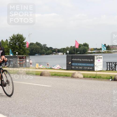 21.06.2025 - 27. Vierlanden-Triathlon H.Heesch http://msf.ph/oto/8006284 15.06.2025 12:06:20 Radfahren 639, 770, 890, 914 meine-sportfotos.de