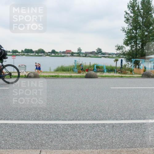 21.06.2025 - 27. Vierlanden-Triathlon H.Heesch http://msf.ph/oto/8006296 15.06.2025 13:12:22 Radfahren 1166 meine-sportfotos.de