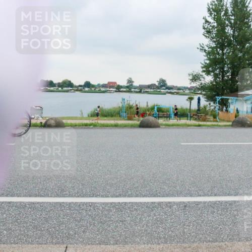 21.06.2025 - 27. Vierlanden-Triathlon H.Heesch http://msf.ph/oto/8006310 15.06.2025 13:12:47 Radfahren 1164, 1167 meine-sportfotos.de