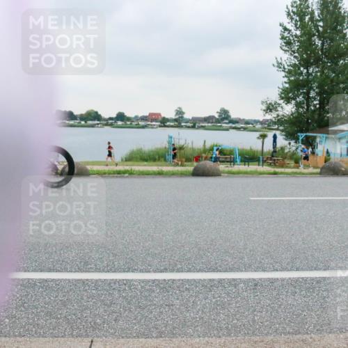21.06.2025 - 27. Vierlanden-Triathlon H.Heesch http://msf.ph/oto/8006328 15.06.2025 13:12:49 Radfahren 1164, 1167 meine-sportfotos.de
