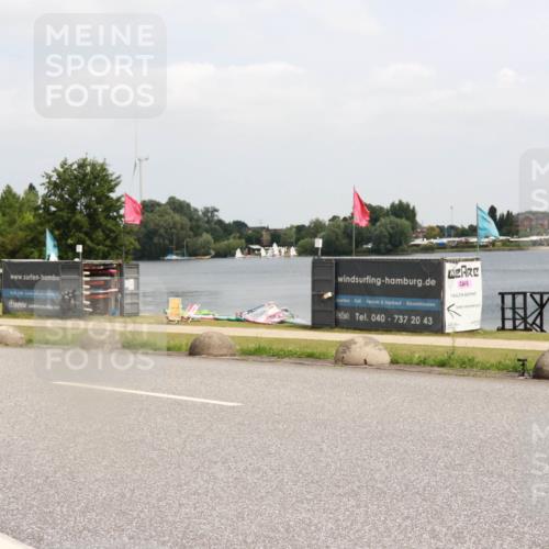 21.06.2025 - 27. Vierlanden-Triathlon H.Heesch http://msf.ph/oto/8006329 15.06.2025 12:06:41 Radfahren 713 meine-sportfotos.de