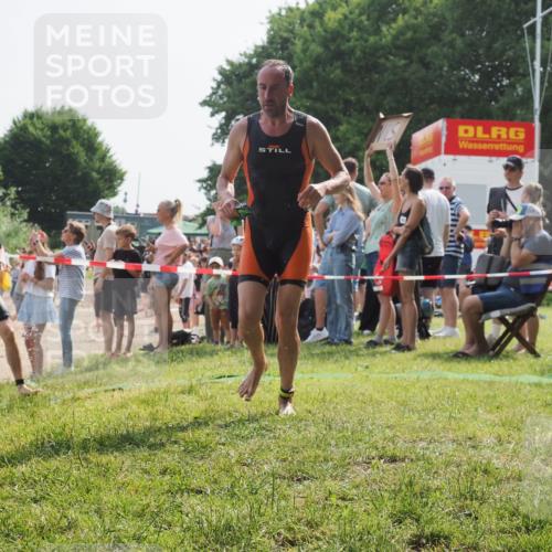 15.06.2025 - 27. Vierlanden-Triathlon KatJ http://msf.ph/oto/8006333 15.06.2025 10:05:29 Schwimmen 393, 402, 409, 456 meine-sportfotos.de