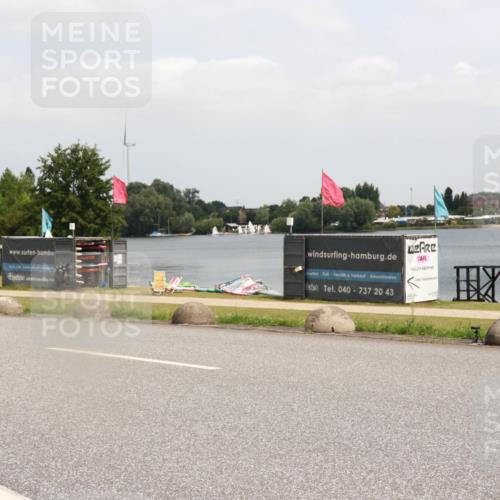 21.06.2025 - 27. Vierlanden-Triathlon H.Heesch http://msf.ph/oto/8006345 15.06.2025 12:06:42 Radfahren 713 meine-sportfotos.de