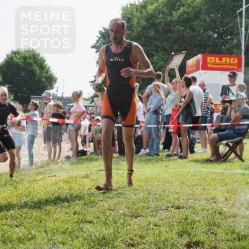15.06.2025 - 27. Vierlanden-Triathlon KatJ http://msf.ph/oto/8006347 15.06.2025 10:05:29 Schwimmen 393, 402, 409, 456 meine-sportfotos.de