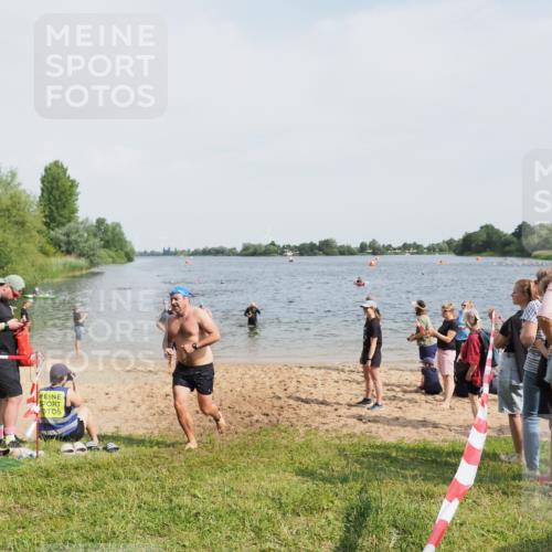 21.06.2025 - 27. Vierlanden-Triathlon MichiJ http://msf.ph/oto/8006355 15.06.2026 10:07:24 Schwimmen 374, 383, 391, 414, 431, 459 meine-sportfotos.de