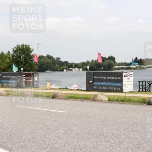 21.06.2025 - 27. Vierlanden-Triathlon H.Heesch http://msf.ph/oto/8006363 15.06.2025 12:06:43 Radfahren 713 meine-sportfotos.de