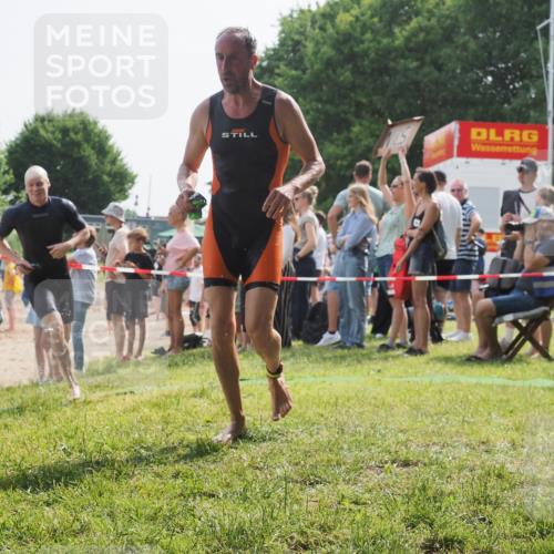 15.06.2025 - 27. Vierlanden-Triathlon KatJ http://msf.ph/oto/8006370 15.06.2025 10:05:29 Schwimmen 393, 402, 409, 456 meine-sportfotos.de