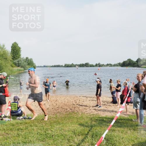 21.06.2025 - 27. Vierlanden-Triathlon MichiJ http://msf.ph/oto/8006378 15.06.2026 10:07:25 Schwimmen 374, 383, 391, 414, 431 meine-sportfotos.de