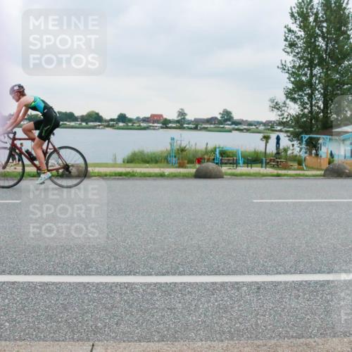 21.06.2025 - 27. Vierlanden-Triathlon H.Heesch http://msf.ph/oto/8006382 15.06.2025 13:12:57 Radfahren 1189, 1208 meine-sportfotos.de