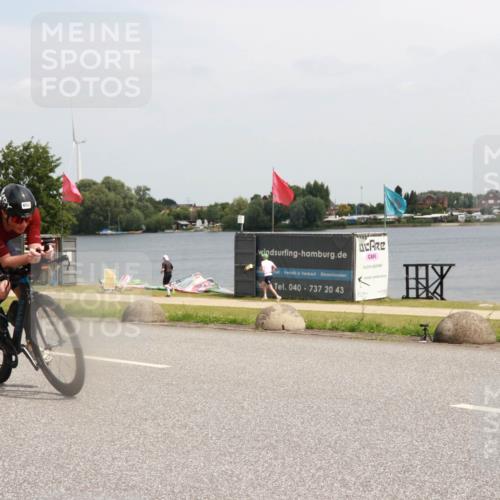 21.06.2025 - 27. Vierlanden-Triathlon H.Heesch http://msf.ph/oto/8006385 15.06.2025 11:58:17 Radfahren 652, 671, 772, 824 meine-sportfotos.de