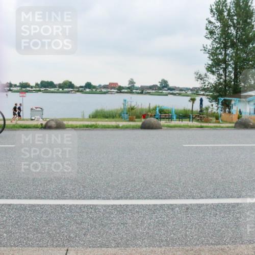 21.06.2025 - 27. Vierlanden-Triathlon H.Heesch http://msf.ph/oto/8006396 15.06.2025 13:12:57 Radfahren 1189, 1208 meine-sportfotos.de