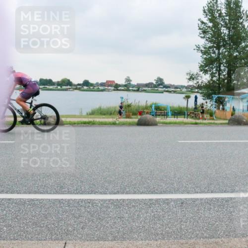 21.06.2025 - 27. Vierlanden-Triathlon H.Heesch http://msf.ph/oto/8006407 15.06.2025 13:13:00 Radfahren 1189, 1208, 1210 meine-sportfotos.de