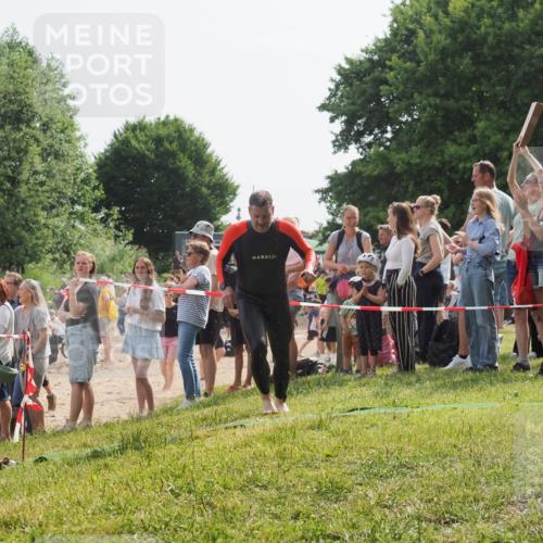 15.06.2025 - 27. Vierlanden-Triathlon KatJ http://msf.ph/oto/8006440 15.06.2025 10:05:37 Schwimmen 366, 378, 401, 409, 413, 456 meine-sportfotos.de