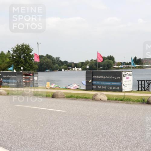 21.06.2025 - 27. Vierlanden-Triathlon H.Heesch http://msf.ph/oto/8006458 15.06.2025 12:06:45 Radfahren 713 meine-sportfotos.de