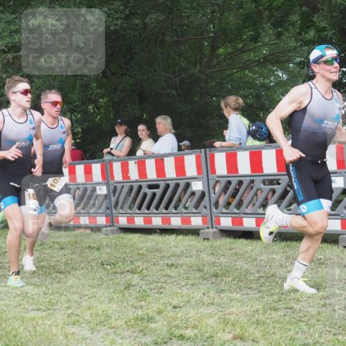 21.06.2025 - 27. Vierlanden-Triathlon KatJ http://msf.ph/oto/8006459 15.06.2025 12:59:27 Ziel 851, 1024, 1025, 1026 meine-sportfotos.de