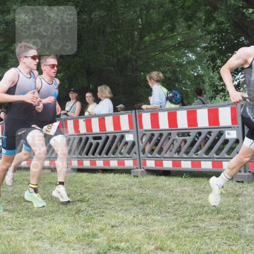 21.06.2025 - 27. Vierlanden-Triathlon KatJ http://msf.ph/oto/8006471 15.06.2025 12:59:27 Ziel 851, 1024, 1025, 1026 meine-sportfotos.de