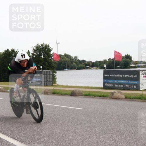 15.06.2025 - 27. Vierlanden-Triathlon H.Heesch http://msf.ph/oto/8006472 15.06.2025 10:39:17 Radfahren 186, 340, 377 meine-sportfotos.de