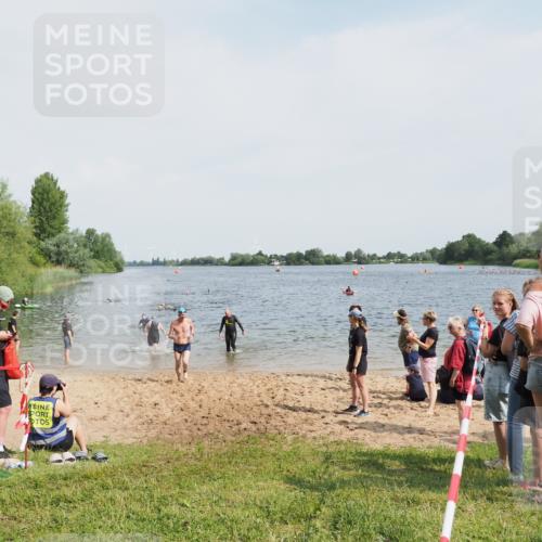 21.06.2025 - 27. Vierlanden-Triathlon MichiJ http://msf.ph/oto/8006475 15.06.2026 10:07:29 Schwimmen 374, 379, 391, 414, 431, 468 meine-sportfotos.de