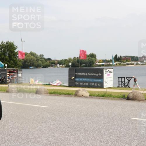 21.06.2025 - 27. Vierlanden-Triathlon H.Heesch http://msf.ph/oto/8006487 15.06.2025 11:58:48 Radfahren 682, 771, 861, 927, 963 meine-sportfotos.de