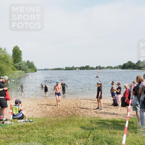 21.06.2025 - 27. Vierlanden-Triathlon MichiJ http://msf.ph/oto/8006530 15.06.2026 10:07:31 Schwimmen 374, 379, 391, 414, 468 meine-sportfotos.de