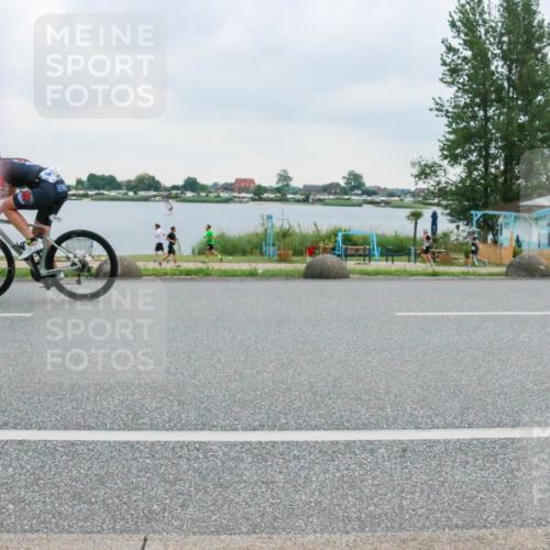 21.06.2025 - 27. Vierlanden-Triathlon H.Heesch http://msf.ph/oto/8006534 15.06.2025 13:13:22 Radfahren 1173, 1191 meine-sportfotos.de