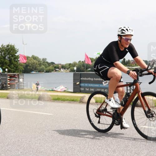 21.06.2025 - 27. Vierlanden-Triathlon H.Heesch http://msf.ph/oto/8006547 15.06.2025 11:59:25 Radfahren 770, 945 meine-sportfotos.de