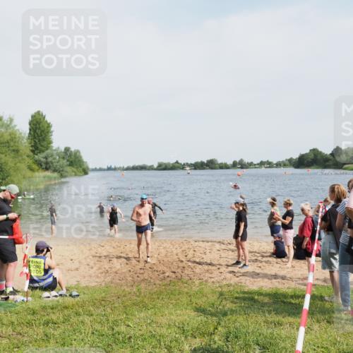 21.06.2025 - 27. Vierlanden-Triathlon MichiJ http://msf.ph/oto/8006548 15.06.2026 10:07:31 Schwimmen 374, 379, 391, 414, 468 meine-sportfotos.de